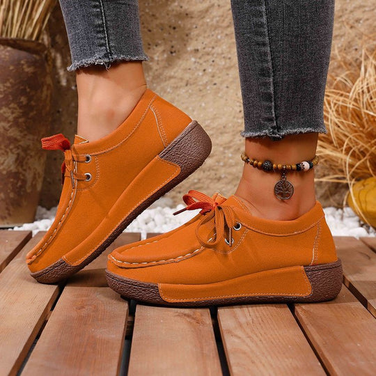 Damen mokassinartige Plateau-Sneaker mit Velourslederoptik, dekorativer Handnaht und stoßdämpfender Profilsohle EB