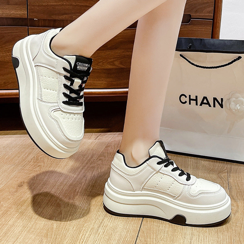 Damen Plateau-Sneaker mit trendiger Silhouette und bequemer Dämpfung EB