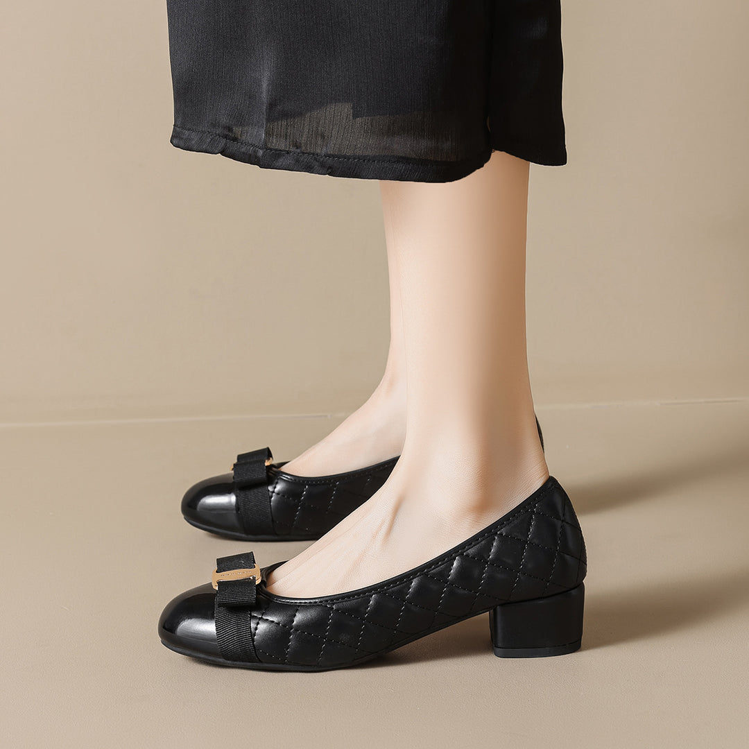 Damen Ballerinas mit elegantem Riemchen und modischer Lackspitze EB