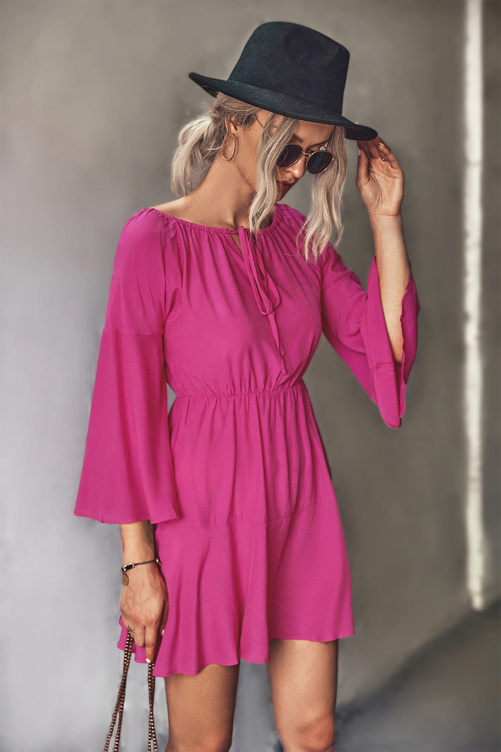 Damen Frühling Minikleid mit elastischem Taillenbund und voluminösen Ärmel EB