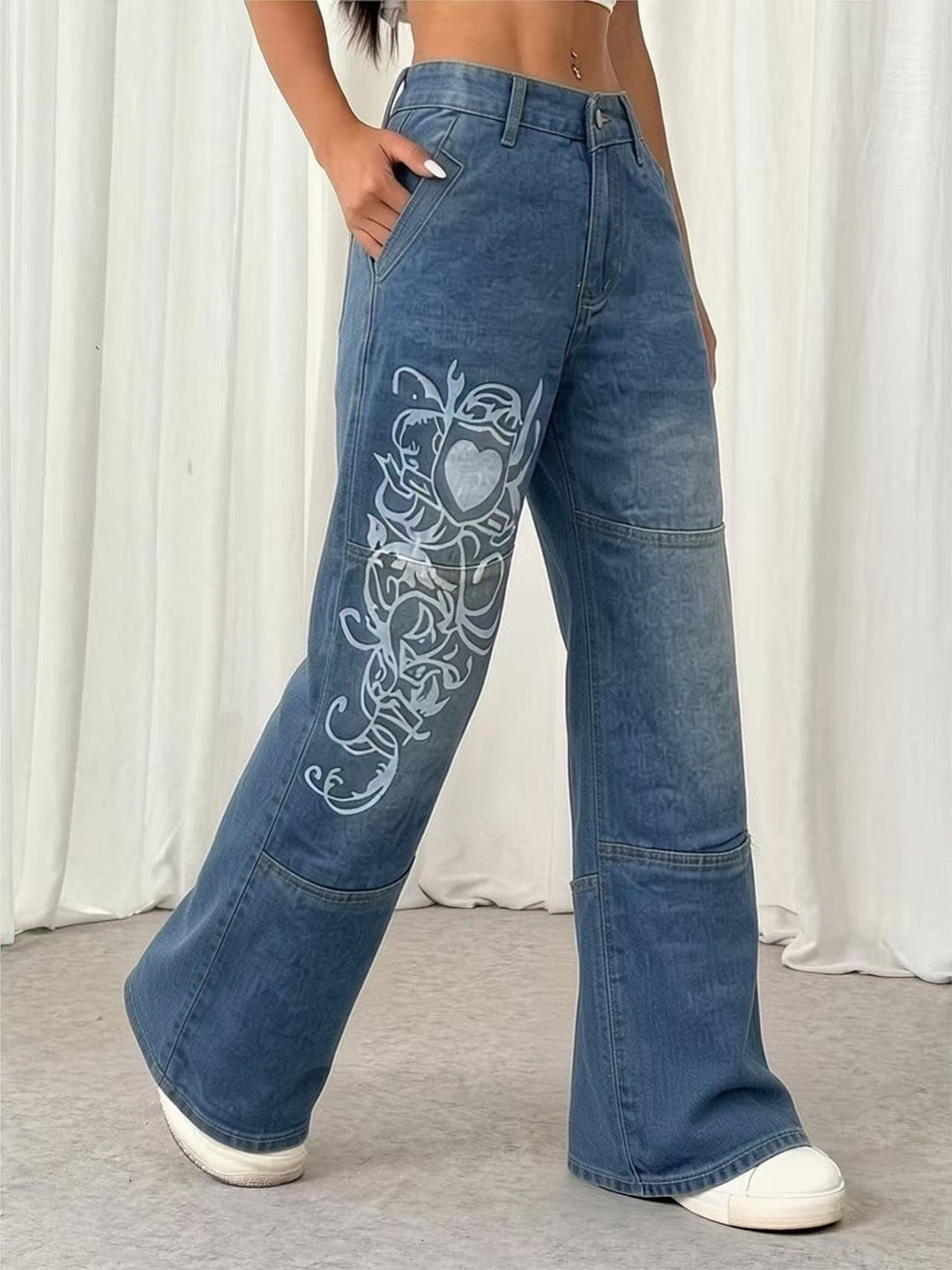 Damen weite Jeans mit kunstvollem Aufdruck EB