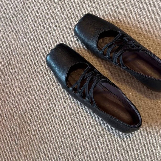 Damen Ballerina-Schuhe mit innovativer Riemenführung und weichem Leder EB