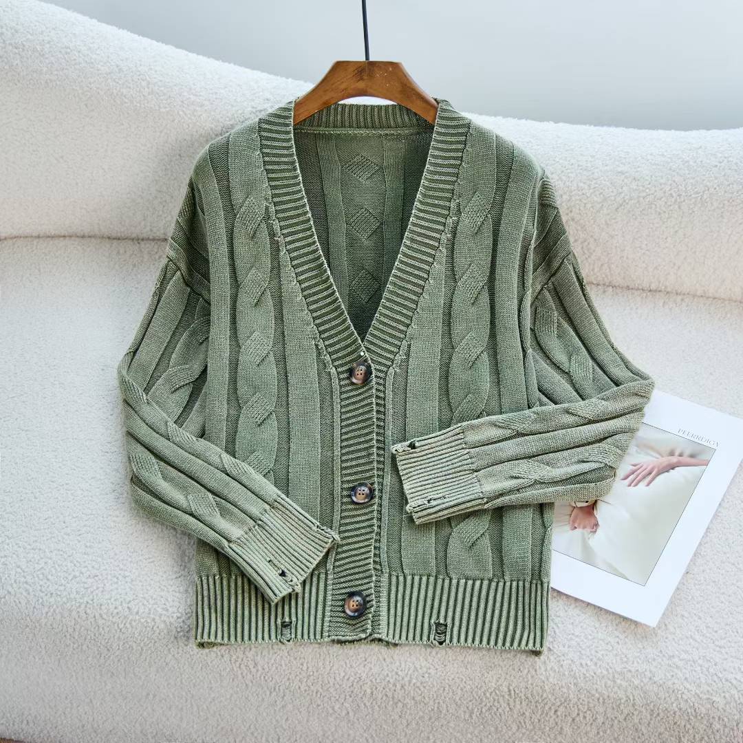 Damen Gemusterter Strickcardigan mit Zopfmuster und Knopfdetails EB