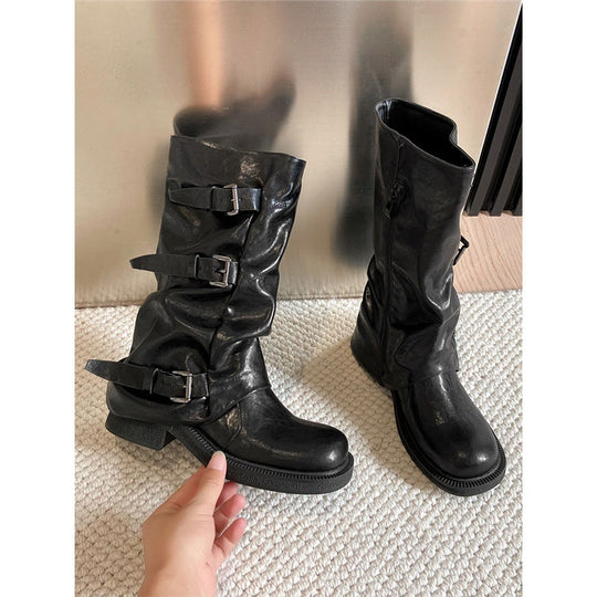 Damen Bikerstiefel mit mehrfachen Zierschnallen, gerafftem Schaft und robuster Profilsohle EB