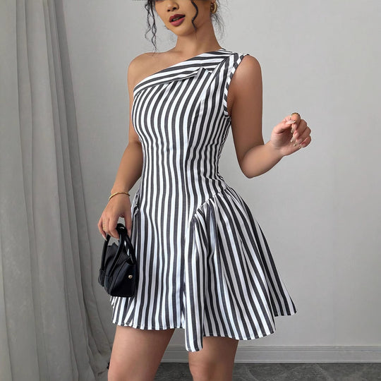 Damen Schulterfreies Streifen-Kleid mit eleganten Falten EB