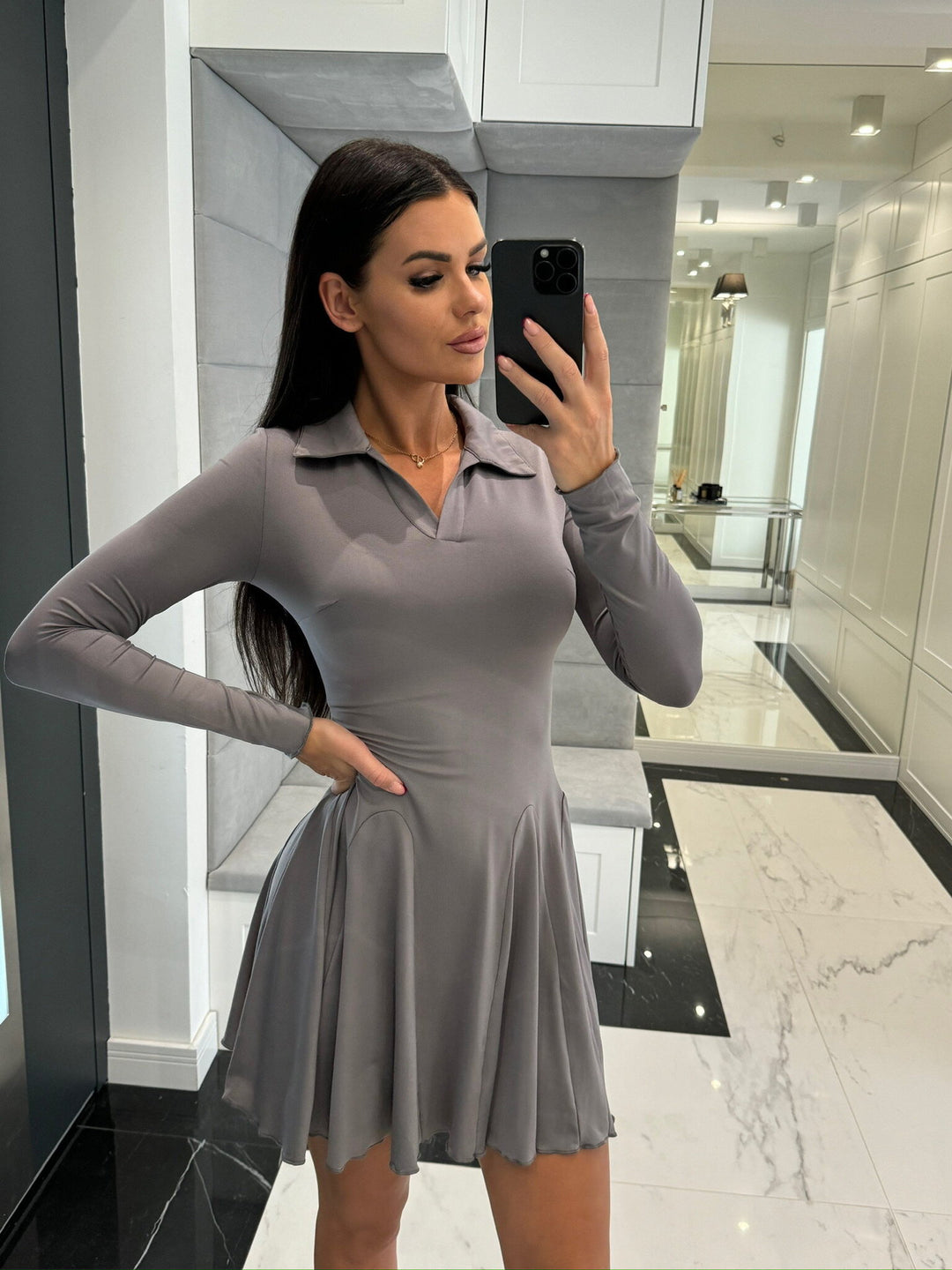 Damen sportliches Polo Kleid mit elegantem Schwung EB
