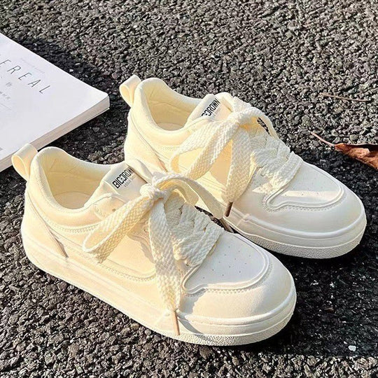Damen Sneaker mit einzigartigem Schnürsystem und ergonomischer Dämpfung EB