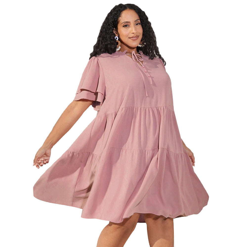 Damen luftiges Freizeitkleid mit verspielten Rüschen und elegantem Bindegürtel EB
