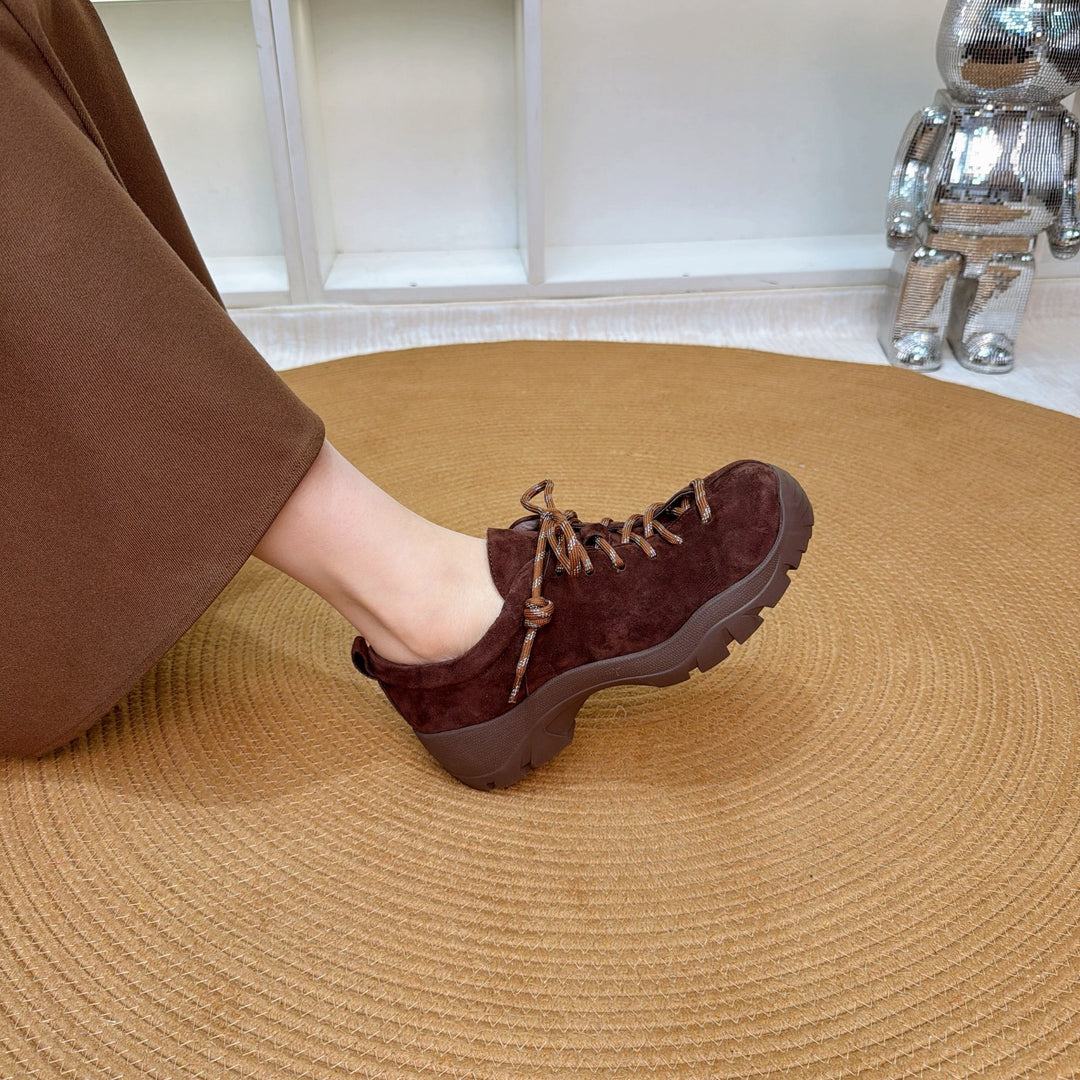 Damen Sportschuhe mit rutschfester Profilsohle und atmungsaktivem Obermaterial EB