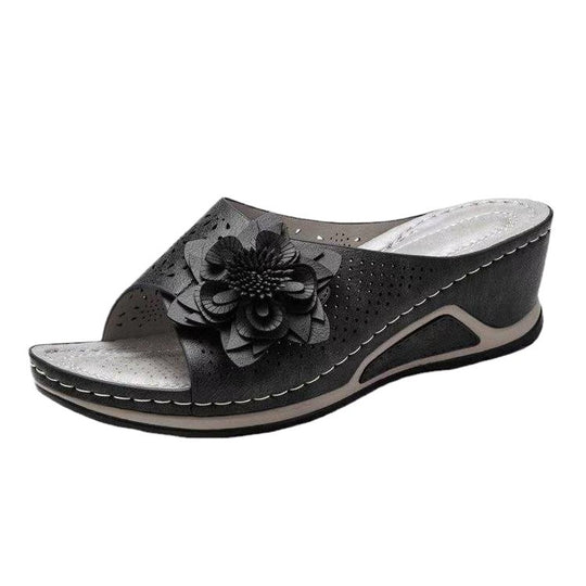 Damen Komfortable Wedge-Pantoletten mit floralem Detail EB