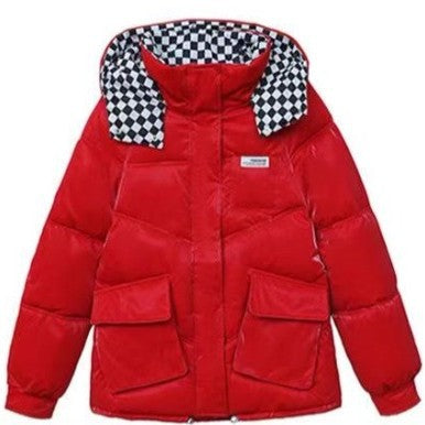Damen modische glänzende Steppjacke mit hochschließendem Kragen und praktischen Taschen EB