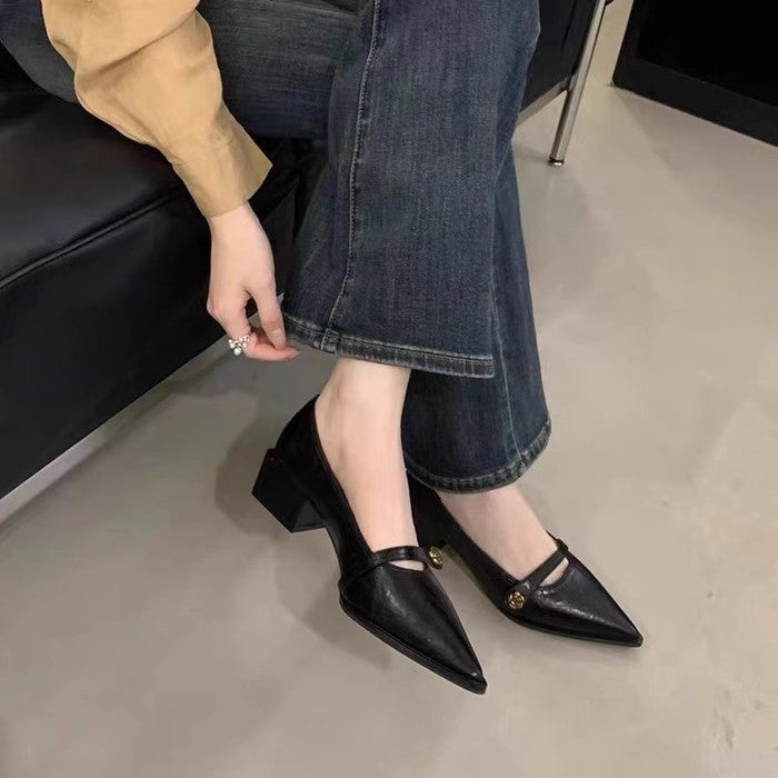 Damen Elegante Pumps mit modernem Riemen und stilvollem Akzent EB