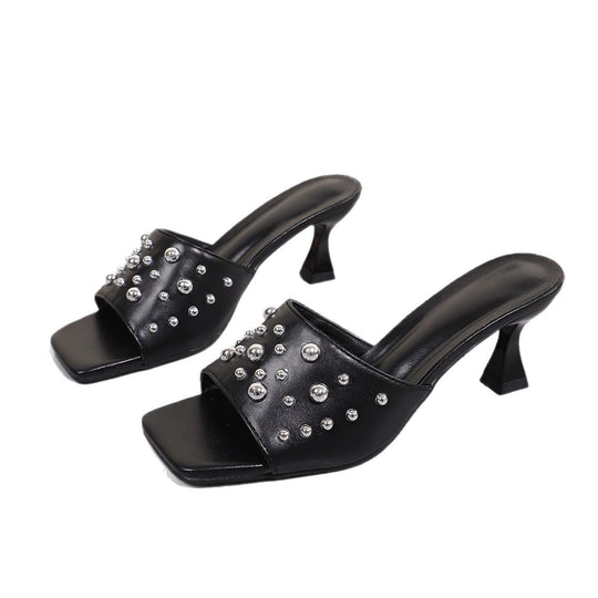 Damen Glamouröse Slip-On Sandalen mit dekorativen Metallnieten EB