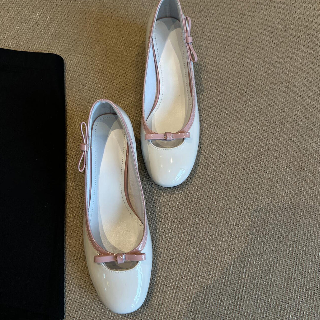 Damen Elegante Ballerina-Pumps mit verspieltem Schleifendetail und komfortablem Blockabsatz EB