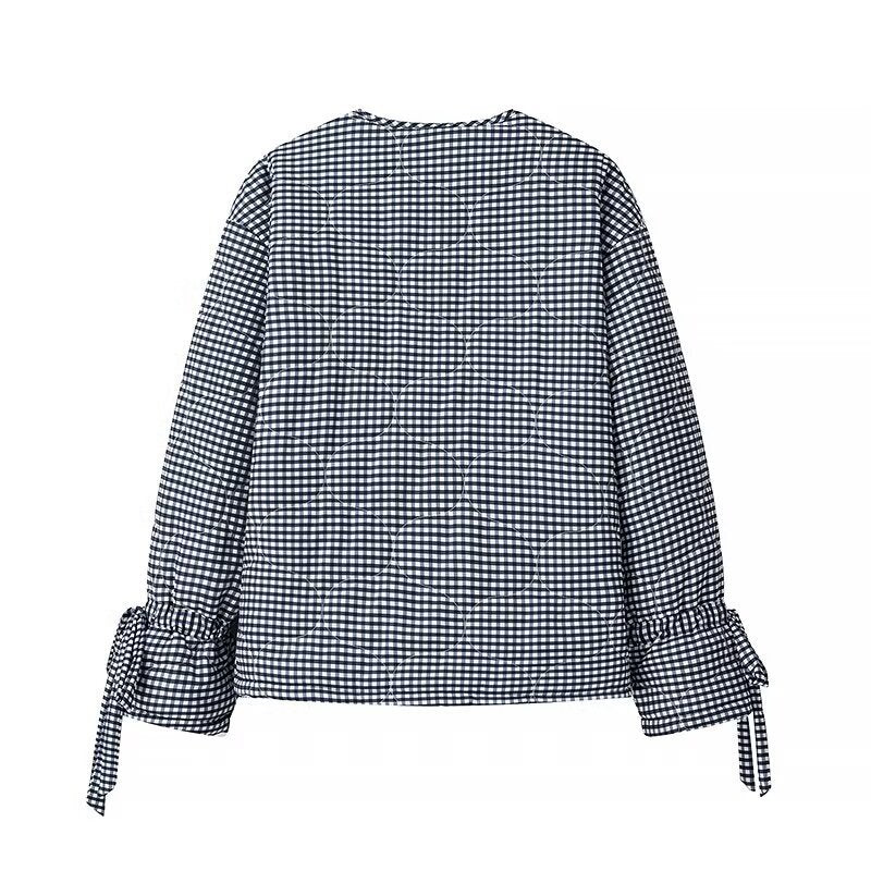 Damen Steppjacke mit gerafften Ärmeln und dekorativen Druckknöpfen EB