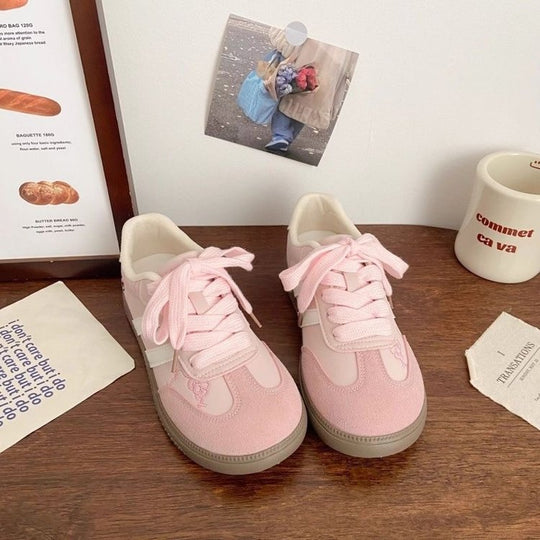 Damen Sneakers im verspielten Hello Kitty Design mit komfortabler Dämpfung EB