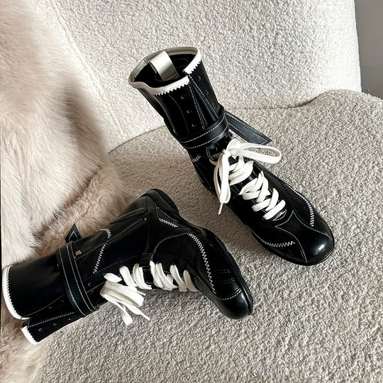 Damen trendige Winterstiefel mit innovativem Schnürsystem und eleganter Gummisohle EB