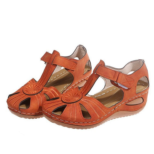 Damen Komfortable Sandaletten mit luftigen Cut-Outs und verstellbarem Riemen EB