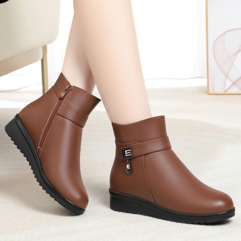 Damen Modische Stiefeletten mit seitlichem Reißverschluss und dekorativem Riemen EB