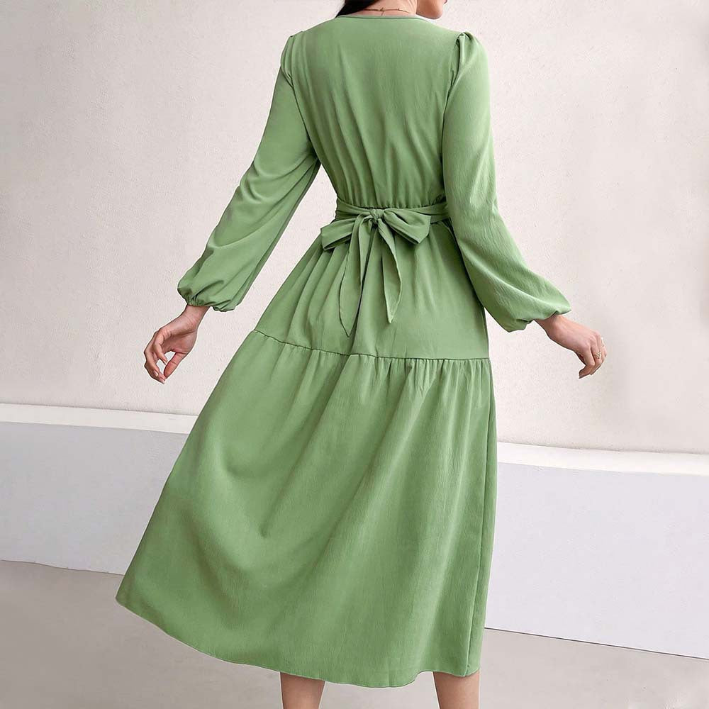 Damen langärmeliges Midikleid mit überkreuztem Drapé-Bustier, elastischer Unterbrustnaht und zweistufigem Stufenrock Eichborn Berlin