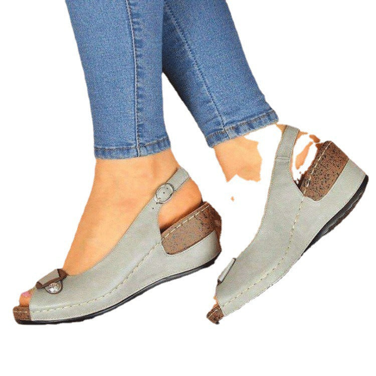 Damen Wedge-Sandaletten mit dekorativer Schnalle und anatomischem Fußbett EB