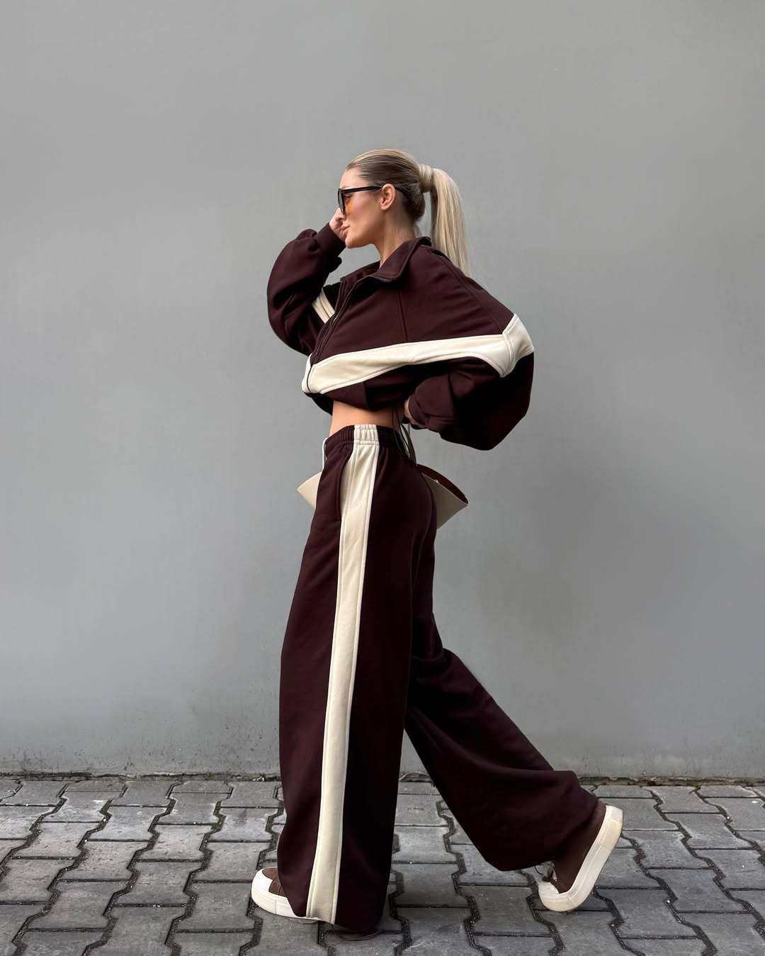 Damen Zweiteiliges Oversized Windbreaker-Set mit Kontraststreifen, Elastischem Saum und Tunnelzughose EB
