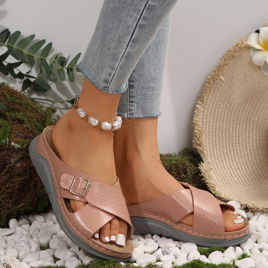 Damen Ergonomische Komfort Pantolette mit Memoryfußbett, perforierten Kreuzriemen und verstellbarer Zierschnalle EB
