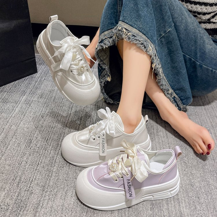 Damen modische Sneakers mit detailverliebtem Satinband und glamourösen Applikationen EB
