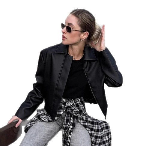 Damen Kunstlederjacke mit schlichter Schnittführung und dekorativem Kragen EB