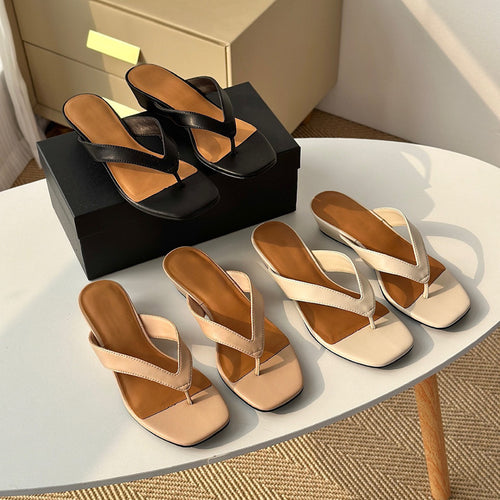 Damen Bequeme Wedgesandalen mit modischem Zehenstegdesign EB