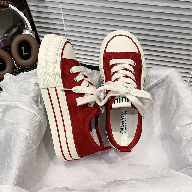Damen Canvas Sneakers mit kontrastierenden Details und bequemen Schnürsenkeln EB