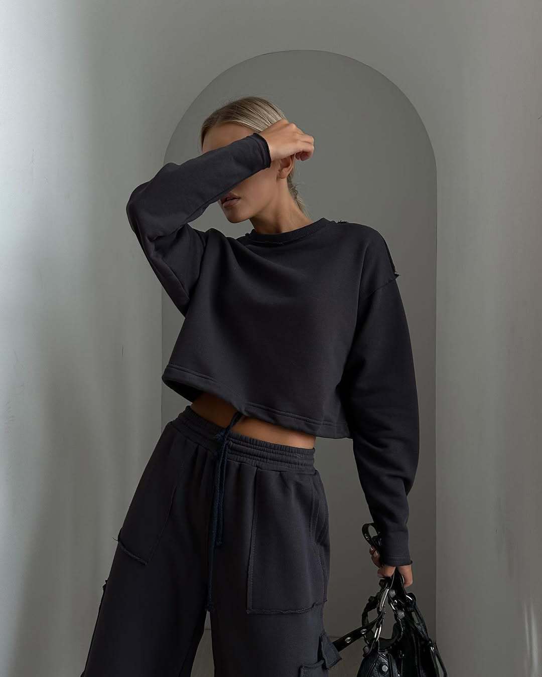 Damen Kurzes Tunnelzug-Sweatshirt mit geripptem Saum und lässiger High‑Waist‑Jogginghose EB