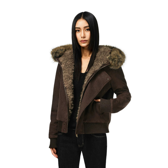 Damen nan kurze Lammfelloptik-Bomberjacke mit voluminöser Kapuzenblende und Daumenlochbündchen EB