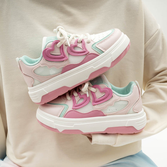 Damen Sportliche Sneakers mit Herz-Design und atmungsaktiver Mesh-Oberfläche EB
