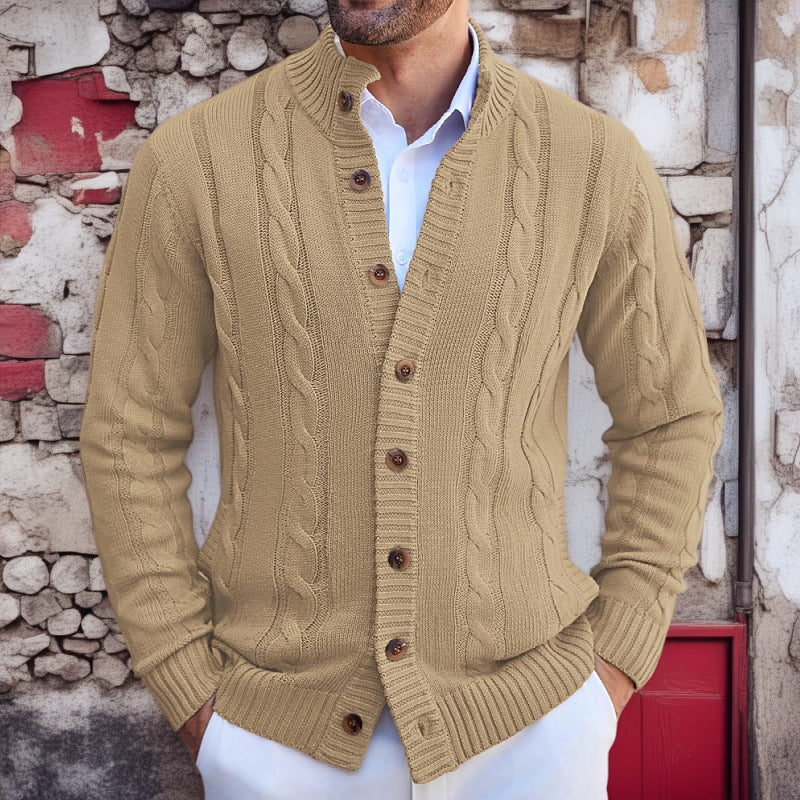 Herren Strickjacke mit Zopfmuster und umschlagbarem Kragen EB