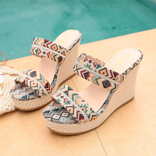 Damen Wedge-Pantoletten mit kunstvollem Ethno-Muster EB