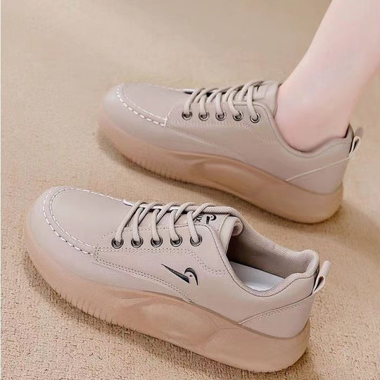 Damen Sportliche Sneakers mit bequemer Gummisohle und klassischem Design EB