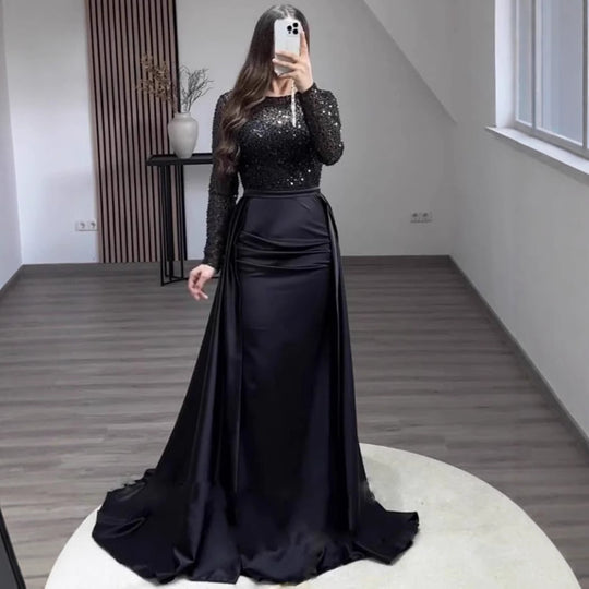 Damen Elegantes Abendkleid mit Glitzerdetails und fließendem Stoff EB