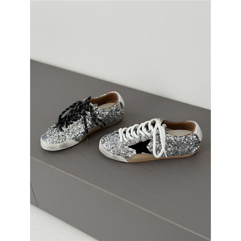Damen Sneakers mit glitzerndem Design und kontrastierenden Schnürsenkeln EB