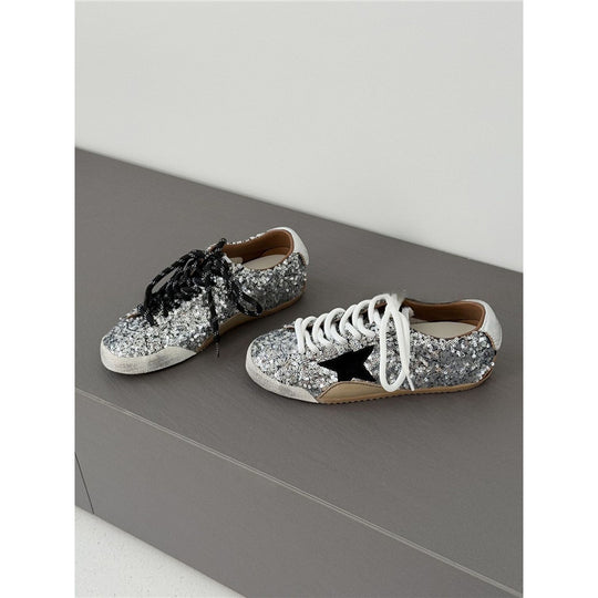 Damen Sneakers mit glitzerndem Design und kontrastierenden Schnürsenkeln EB