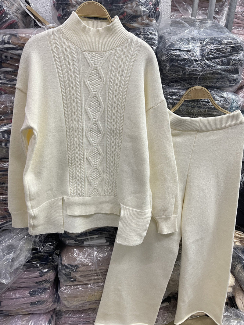 Damen eleganter Strickanzug mit hohem Kragen und farbenfrohem Muster EB