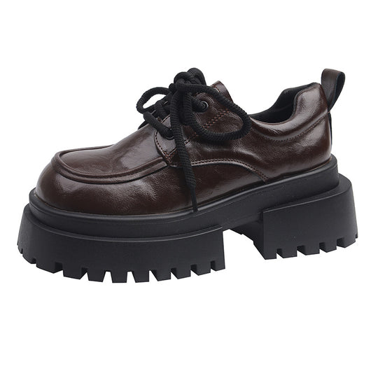 Damen Plattform Schnürschuhe mit robustem Profil und glänzendem Obermaterial EB