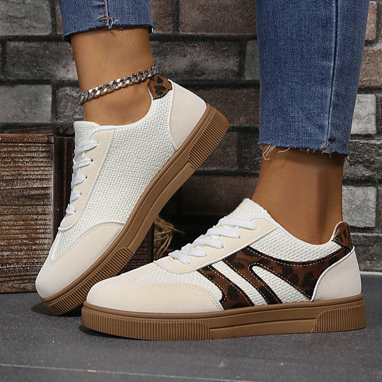 Damen Atmungsaktive Sneakers mit trendigen Leo-Akzenten EB