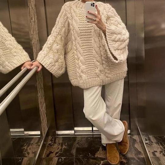 Damen Grobstrickpullover mit oversized Schnitt und kunstvollem Zopfmuster EB