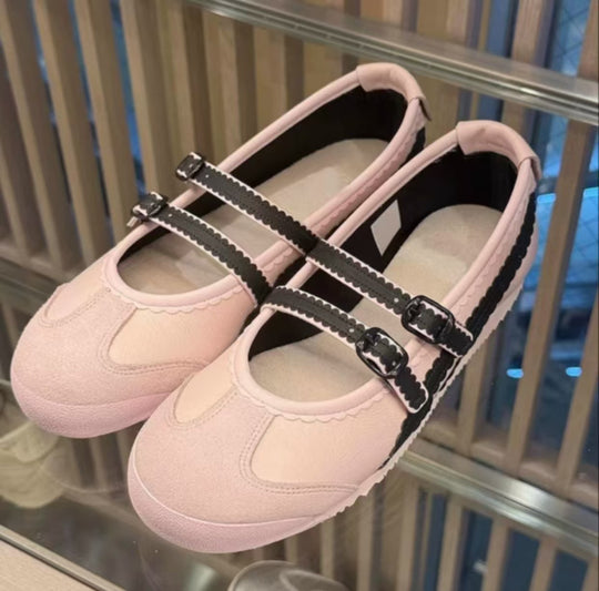 Damen Ballerina-Schuhe mit doppeltem Riemen und verspieltem Design EB