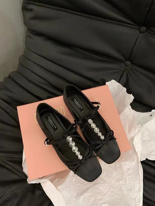 Damen elegante Ballerinas mit modischem Schleifenakzent und funkelnden Verzierungen EB