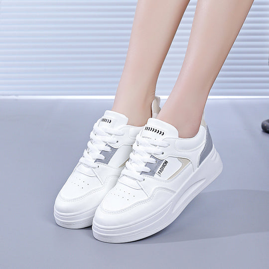 Damen Sneakers mit hochgezogener Sohle und modischem Design EB