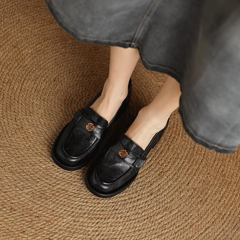 Damen Mokassins mit elegantem Riemen und hochwertigem Lederobermaterial EB