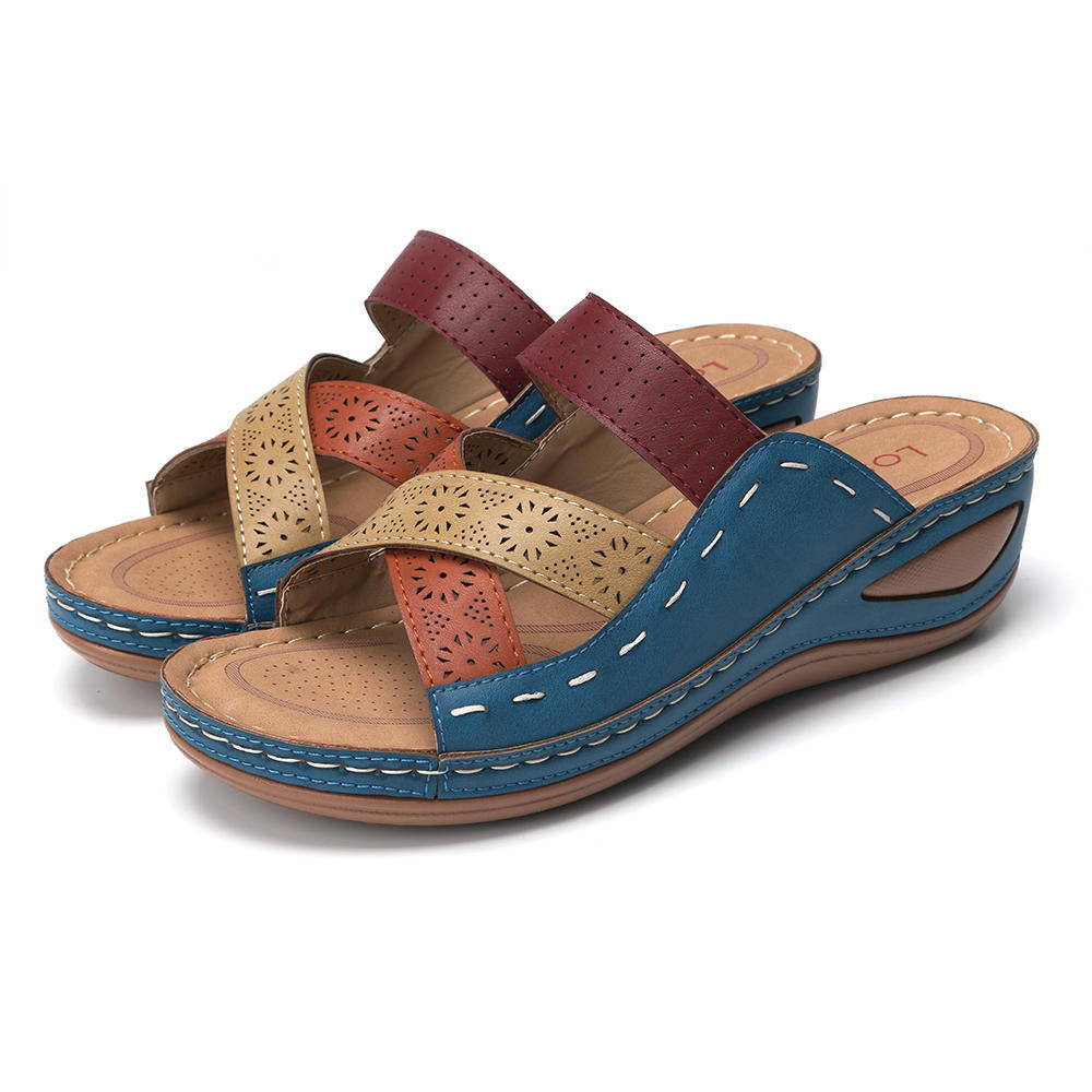 Damen Wedge-Sandaletten mit perforierten Riemen EB