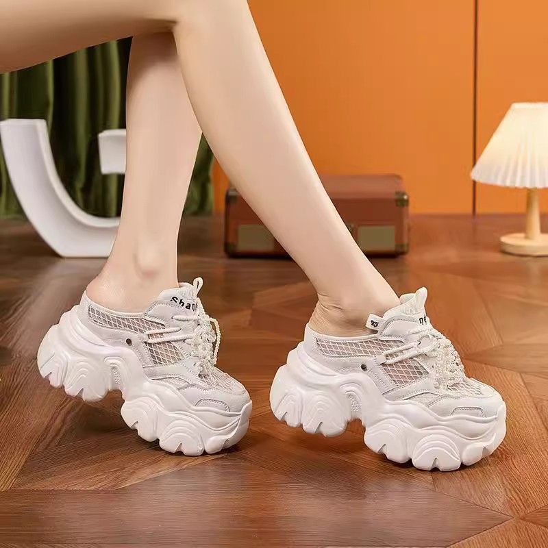 Damen Sportliche Chunky-Sneaker mit luftiger Mesh-Oberfläche und innovativem Sohlenprofil EB